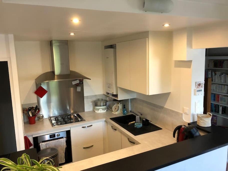 Appartement En Duplex Avec Parking Et Jardinet 博格斯 外观 照片