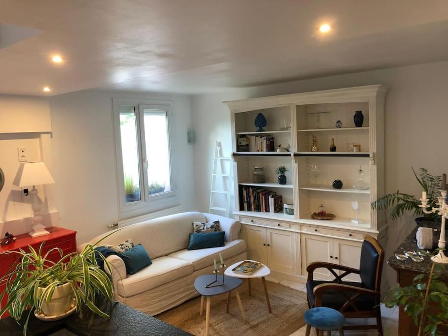 Appartement En Duplex Avec Parking Et Jardinet 博格斯 外观 照片